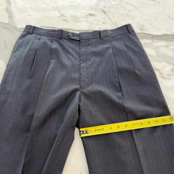 LAUREN RALPH LAUREN GRAY PINSTRIPE MEN'S SUIT 44L - Picture 16 of 17